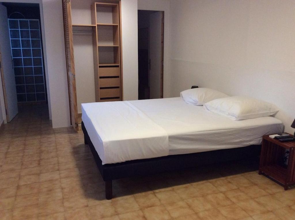 Confortable T1 Le Gosier, Wi-Fi, Piscine Dans Gite Le Gosier  Ngoại thất bức ảnh